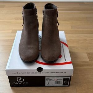 Blondo Women's Waterproof Suede Dark Taupe Ankle Booties